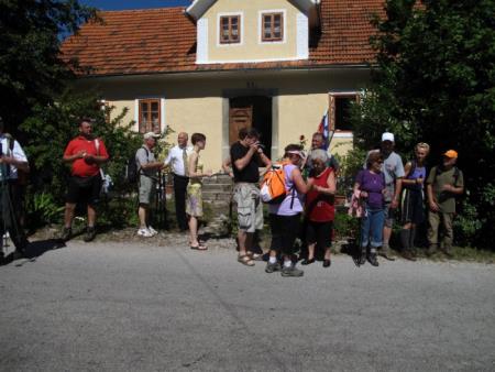 Pohod po poti ob nekdanji nemško italijanski okupacijski meji
